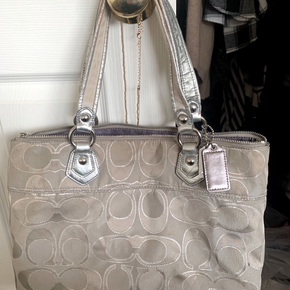 Large AUTHENTIC COACH SILVER TOTE PURSE